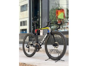 LOOK 795 Blade Rs Iconic...